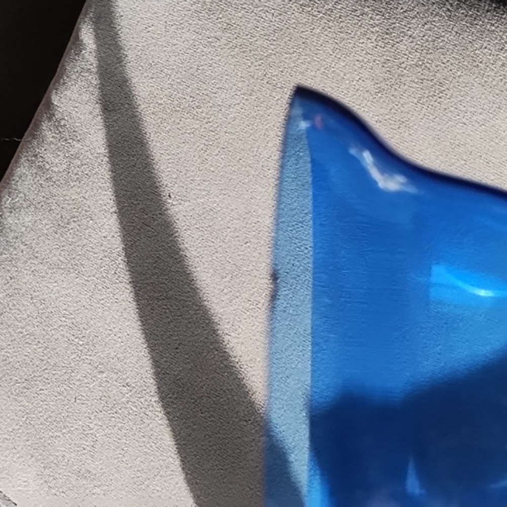 Elegant Blue Glass Bowl - Picture 5 of 7
